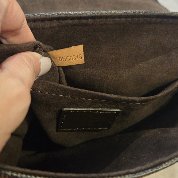 Louis VuittonDamier Ebene Croisette Elegant Brown Checkered Handbag - Copy - Picture 15 of 16